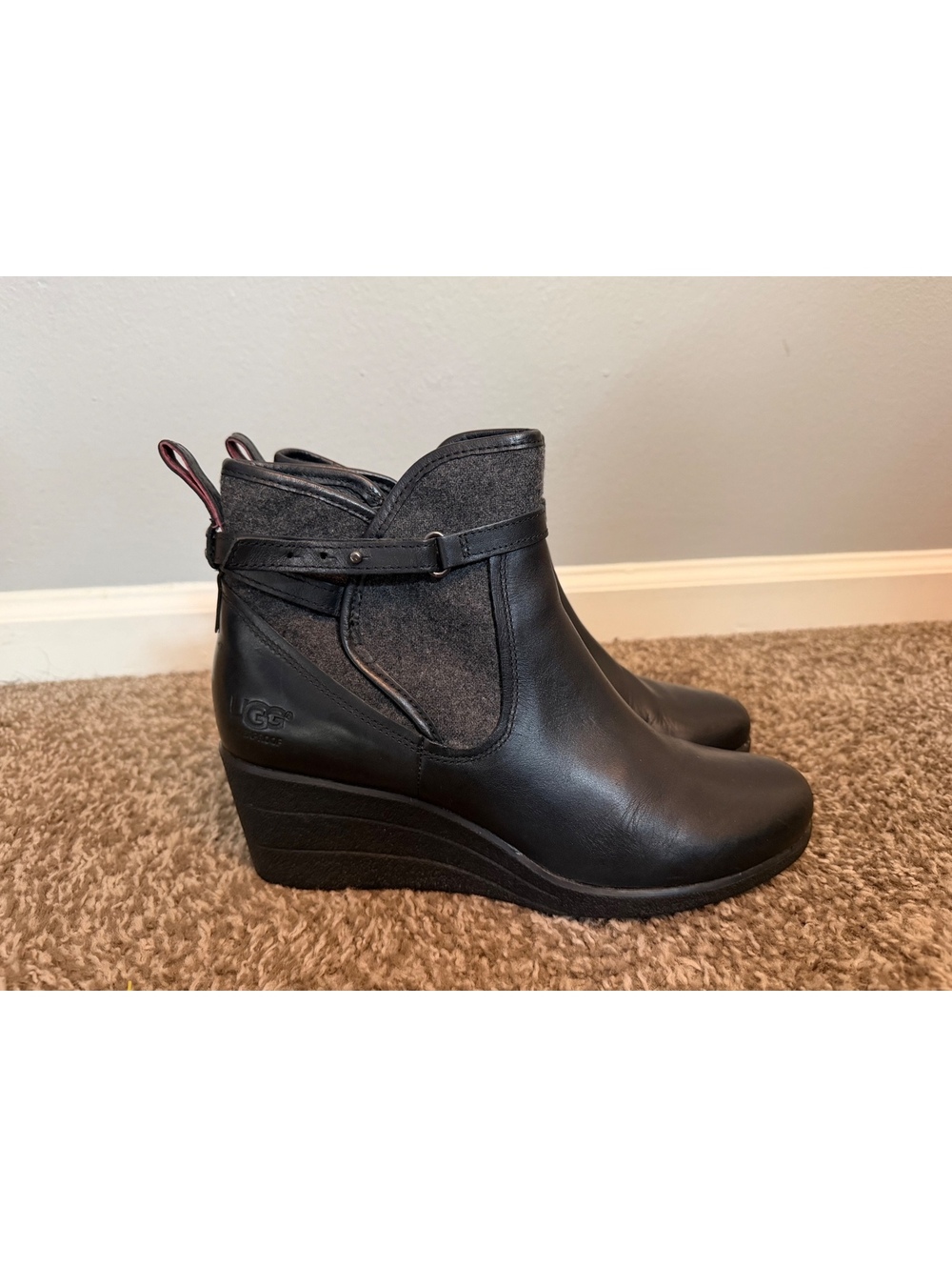 UGG Emalie Wedge Booties Women’s 9